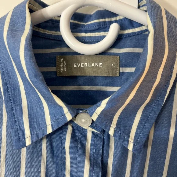 EUC EVERLANE Way-Short cropped Button-Down 100% Cotton OVERSIZED fit - Picture 2 of 5